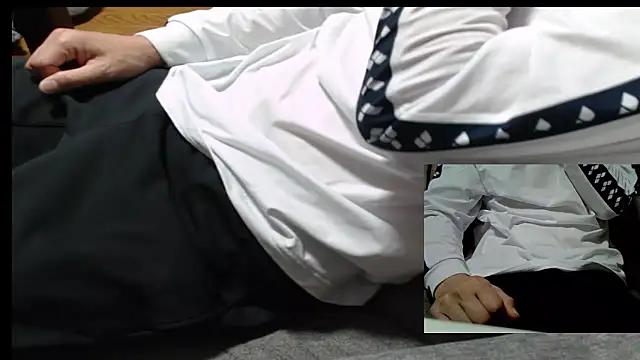 Snapshot of Yasu2000 chatting on May 10, 12:49 am Yasu2000 online show from May 10, 12:49 am
