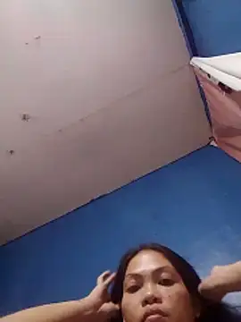 Snapshot of missluvv chatting on April 10, 5:45 am missluvv online show from April 10, 5:45 am