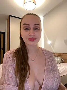 Snapshot of Maribelle_Vinnie chatting on February 17, 6:03 pm Maribelle Vinnie online show from February 17, 6:03 pm