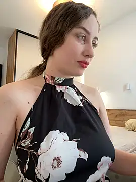 Snapshot of Maribelle_Vinnie chatting on April 23, 12:40 pm Maribelle Vinnie online show from April 23, 12:40 pm