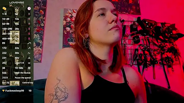 Snapshot of the_high_priestess chatting on May 11, 5:24 am the high priestess online show from May 11, 5:24 am