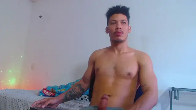 RuiMaddoox online show from December 19, 12:45 pm