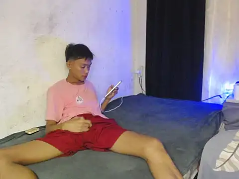 Snapshot of Innocentfucker chatting on February 8, 12:52 pm Innocentfucker online show from February 8, 12:52 pm