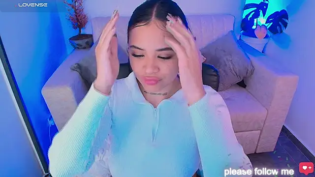 Snapshot of nicemiiaa7_ chatting on February 16, 2:29 am nicemiiaa7 online show from February 16, 2:29 am