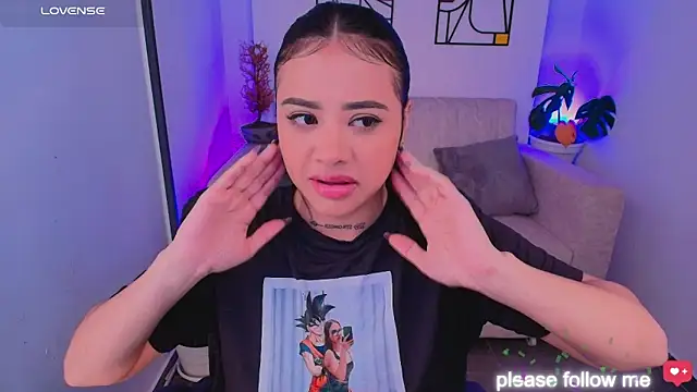 Snapshot of nicemiiaa7_ chatting on February 24, 1:03 am nicemiiaa7 online show from February 24, 1:03 am