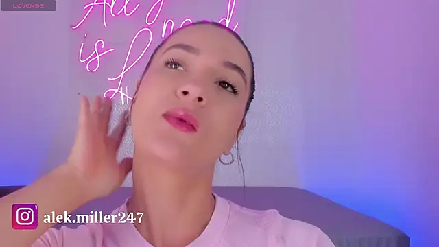 Snapshot of aleksandramiller_ chatting on September 15, 12:38 pm aleksandramiller online show from September 15, 12:38 pm