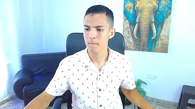Snapshot of Matiius18 chatting on May 7, 1:16 pm Matiius18 online show from May 7, 1:16 pm