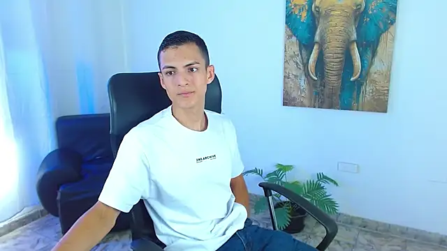 Snapshot of Matiius18 chatting on May 14, 3:19 pm Matiius18 online show from May 14, 3:19 pm