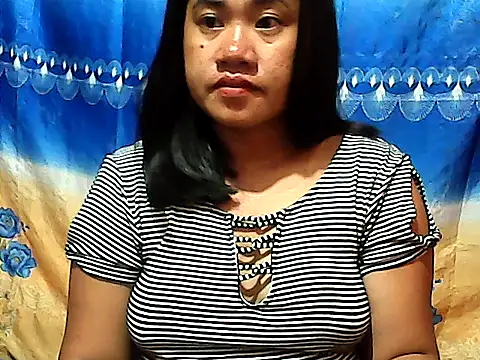 Snapshot of Sprinkler05 chatting on October 1, 10:43 am Sprinkler05 online show from October 1, 10:43 am