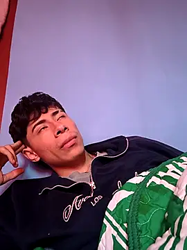 Snapshot of Rolito69 chatting on November 3, 5:25 pm Rolito69 online show from November 3, 5:25 pm