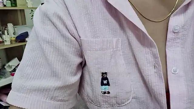 Snapshot of MichiLovely chatting on October 1, 6:19 am MichiLovely online show from October 1, 6:19 am