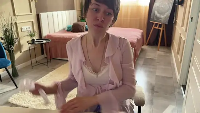 daniellia  online show from April 19, 2:16 pm