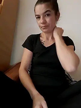 Snapshot of alinaalinutzq chatting on November 2, 7:22 am alinaalinutzq online show from November 2, 7:22 am