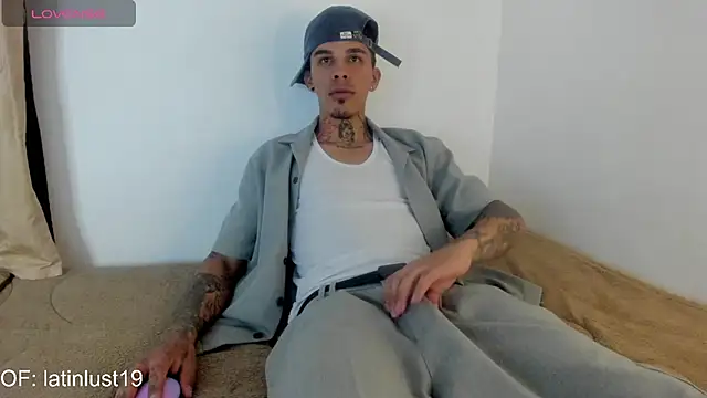 Snapshot of Savajelust chatting on June 1, 5:14 pm Savajelust online show from June 1, 5:14 pm