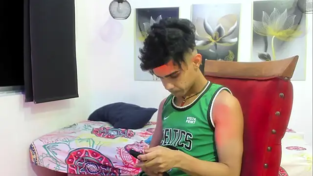 Violet Dream2 online show from April 18, 12:36 am