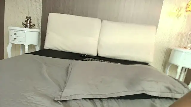 Tiifany Baker online show from February 12, 8:26 pm