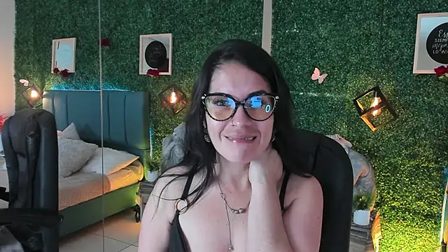 Linagh  online show from February 2, 11:42 am