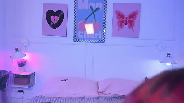 Zoe Lynch  online show from April 7, 11:32 am