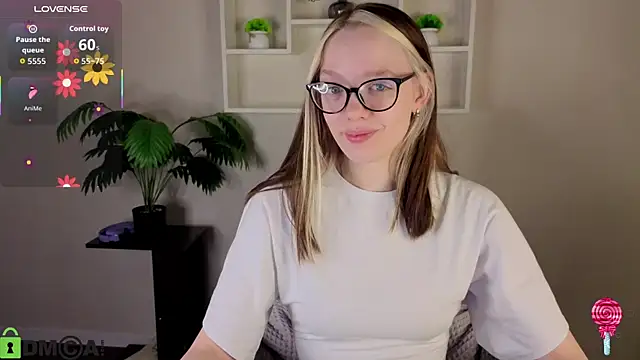 Snapshot of R0cket_bunny chatting on May 18, 1:02 am R0cket bunny online show from May 18, 1:02 am