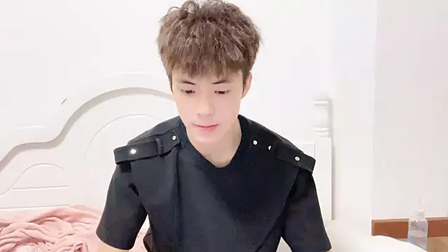 Snapshot of linger2563 chatting on September 14, 11:42 am linger2563 online show from September 14, 11:42 am