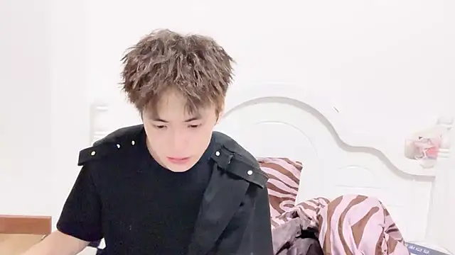 Snapshot of linger2563 chatting on September 17, 2:41 pm linger2563 online show from September 17, 2:41 pm