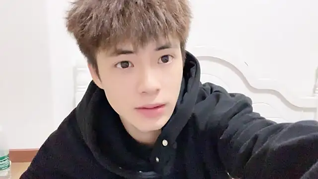 Snapshot of linger2563 chatting on September 21, 11:45 am linger2563 online show from September 21, 11:45 am