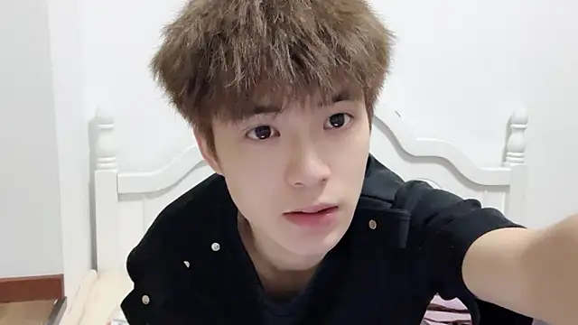 Snapshot of linger2563 chatting on October 8, 1:20 pm linger2563 online show from October 8, 1:20 pm