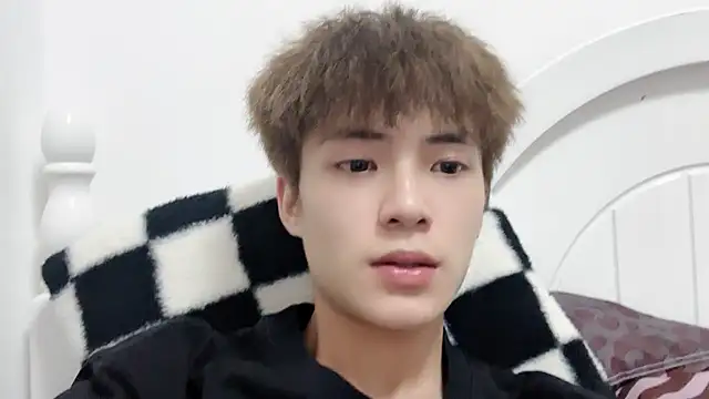 Snapshot of linger2563 chatting on October 10, 2:49 pm linger2563 online show from October 10, 2:49 pm