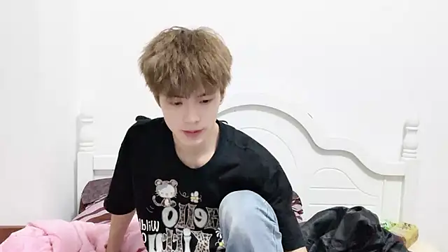 Snapshot of linger2563 chatting on October 11, 2:37 pm linger2563 online show from October 11, 2:37 pm