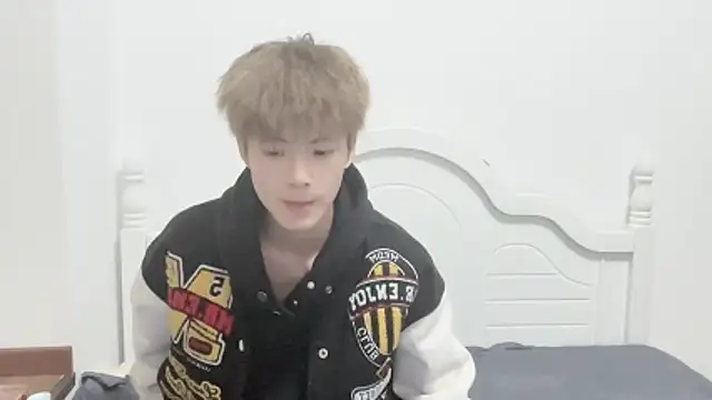 Snapshot of linger2563 chatting on October 26, 1:39 pm linger2563 online show from October 26, 1:39 pm