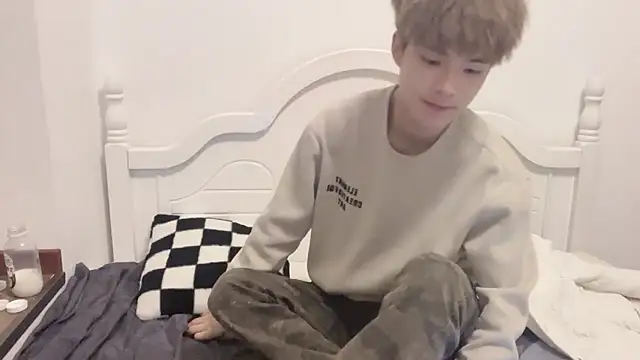 Snapshot of linger2563 chatting on November 2, 2:08 pm linger2563 online show from November 2, 2:08 pm