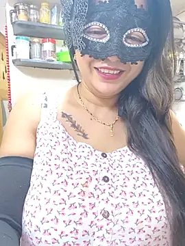 Snapshot of Queen_Nightt chatting on June 10, 4:45 am Queen Nightt online show from June 10, 4:45 am