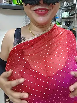 Queen Nightt online show from June 18, 3:40 am