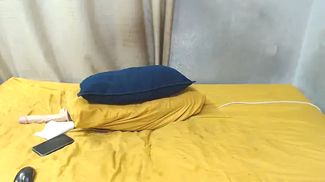 curvydarckcohocolate online show from April 4, 9:56 pm