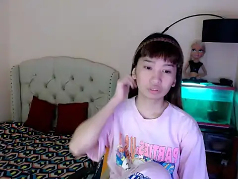 ShantalFoxxy  online show from February 6, 1:10 am