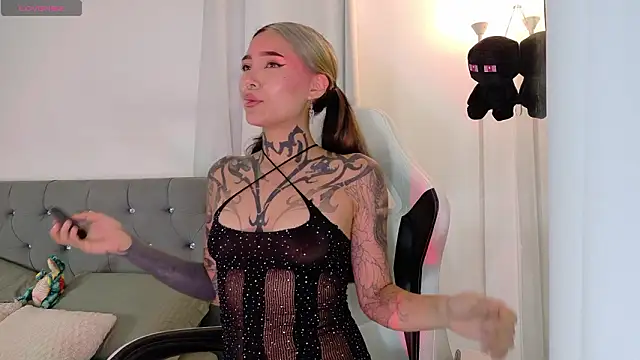 sara queen10 online show from February 20, 7:25 pm