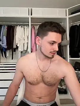 xlucax online show from April 13, 8:53 am