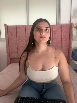 salomecute21 online show from March 11, 11:16 am