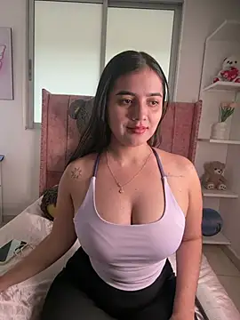 salomecute21 online show from June 5, 11:38 am