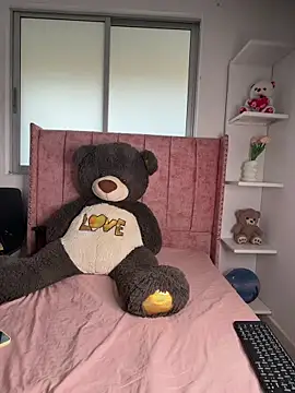 salomecute21 online show from June 13, 11:52 am