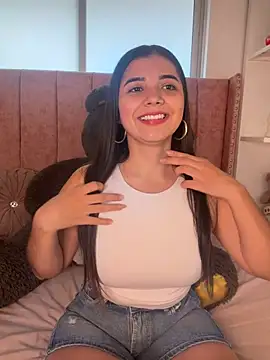 salomecute21 online show from July 8, 11:48 am