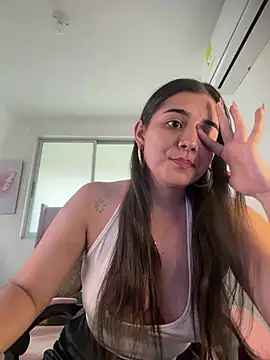 salomecute21 online show from August 2, 11:30 am