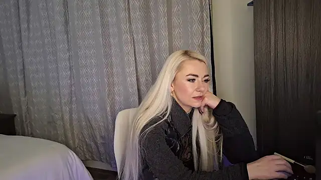 kinkylilsweetie online show from November 4, 10:25 am