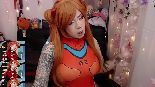 jadedelux  online show from April 18, 6:45 pm