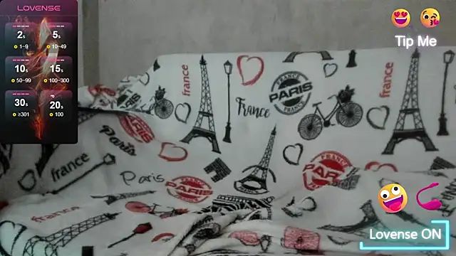 Snapshot of ivy_moon05 chatting on June 5, 2:34 pm ivy moon05 online show from June 5, 2:34 pm