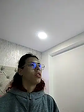 Snapshot of Pamelamiler__ chatting on April 2, 11:41 am Pamelamiler online show from April 2, 11:41 am