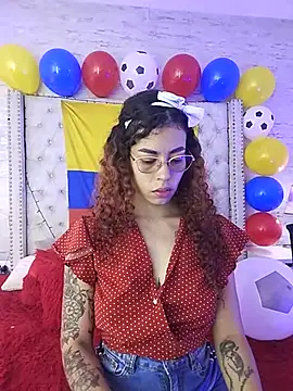 Snapshot of Pamelamiler__ chatting on June 25, 1:15 pm Pamelamiler online show from June 25, 1:15 pm