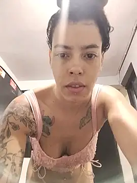 Snapshot of Pamelamiler__ chatting on July 9, 10:52 am Pamelamiler online show from July 9, 10:52 am