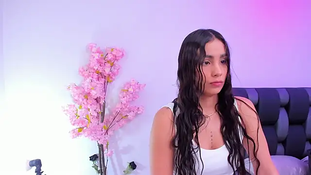 maily zanss online show from April 4, 7:55 pm