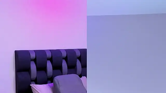 maily zanss online show from April 14, 7:53 pm